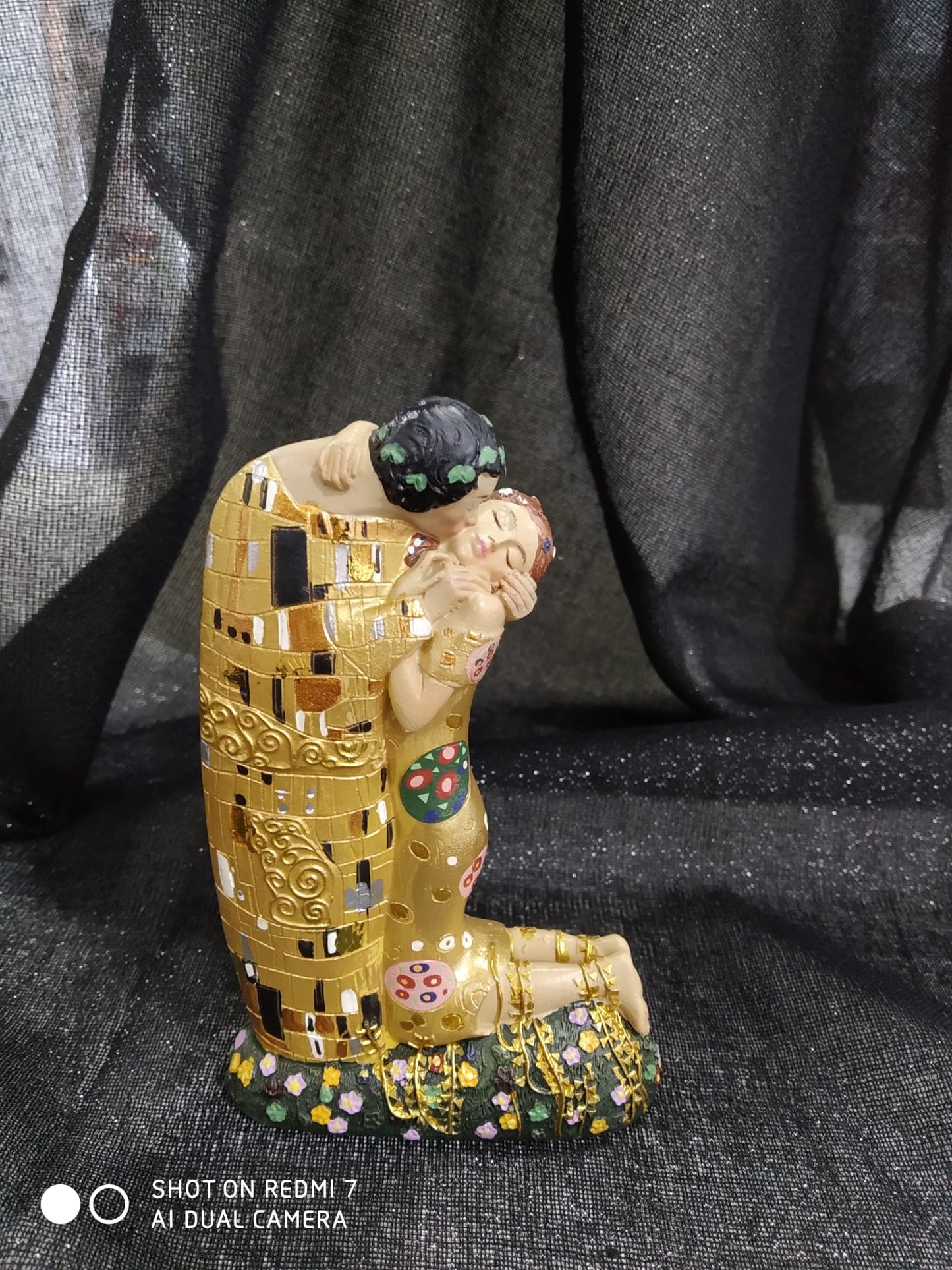 Figura personaje El beso Gustav Klimt 12 cm.