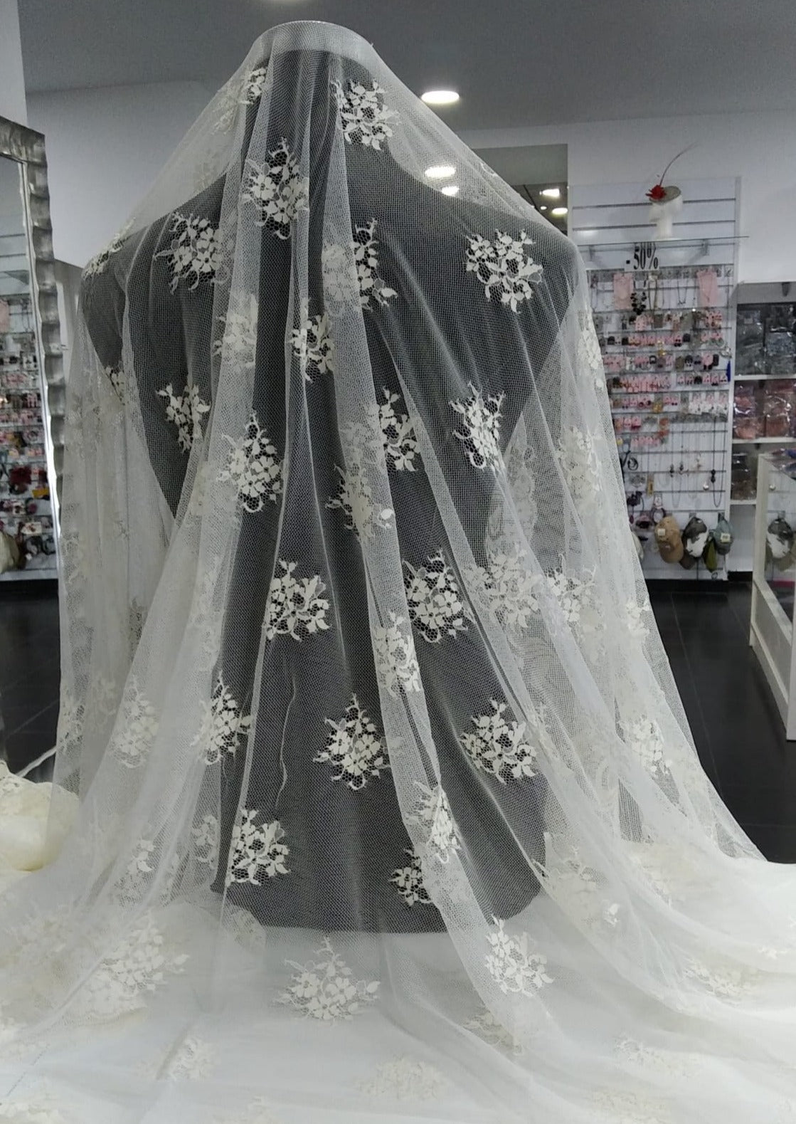 Mantilla crema, 1.20X240