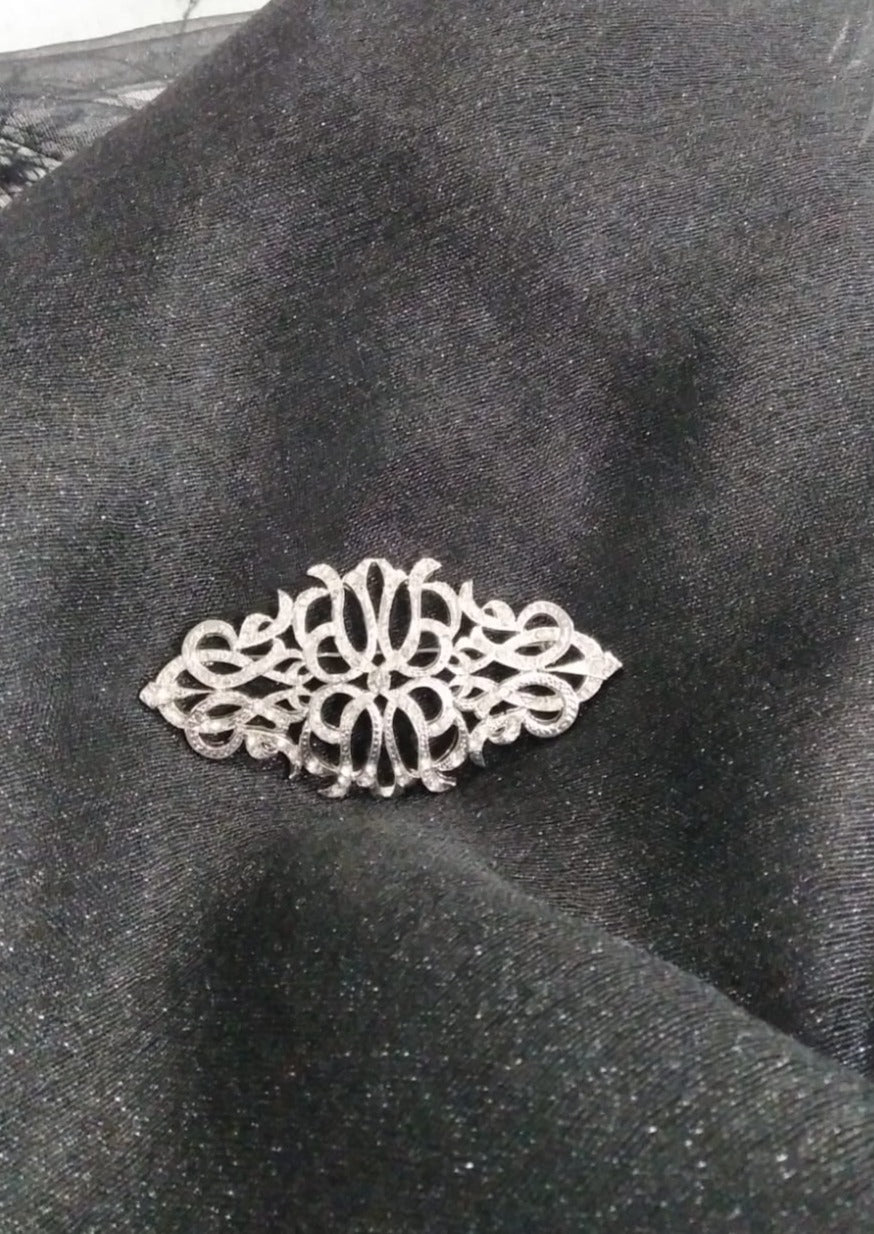 Broche mantilla dorado y en plateado
