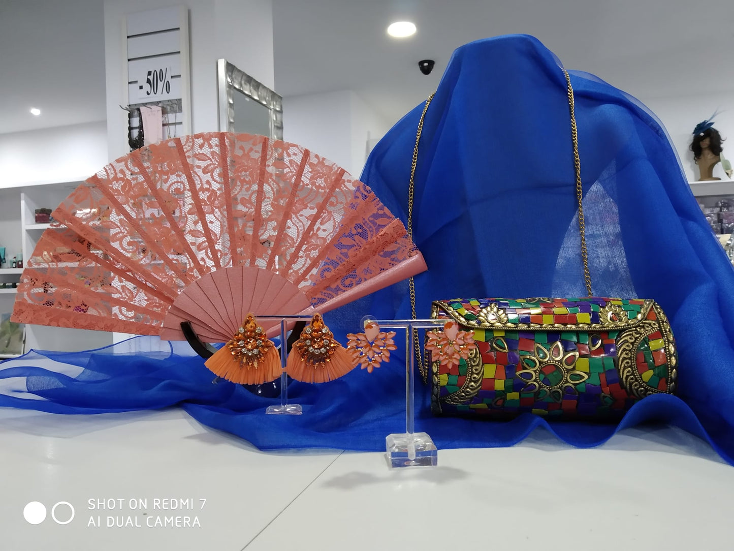 Bolso de mujer de piedra natural multicolor  terminado en metal