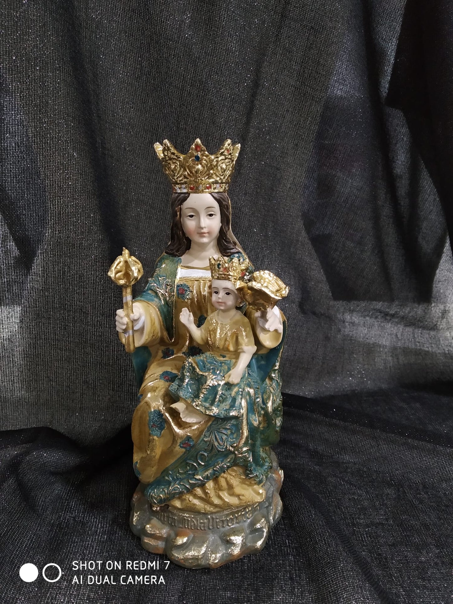 Figura religiosa Virgen de la Victoria, resina, 18cm.