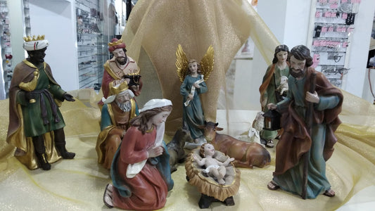 Figura religiosa nacimiento Misterio clásico con Reyes 20 cm.11 piezas