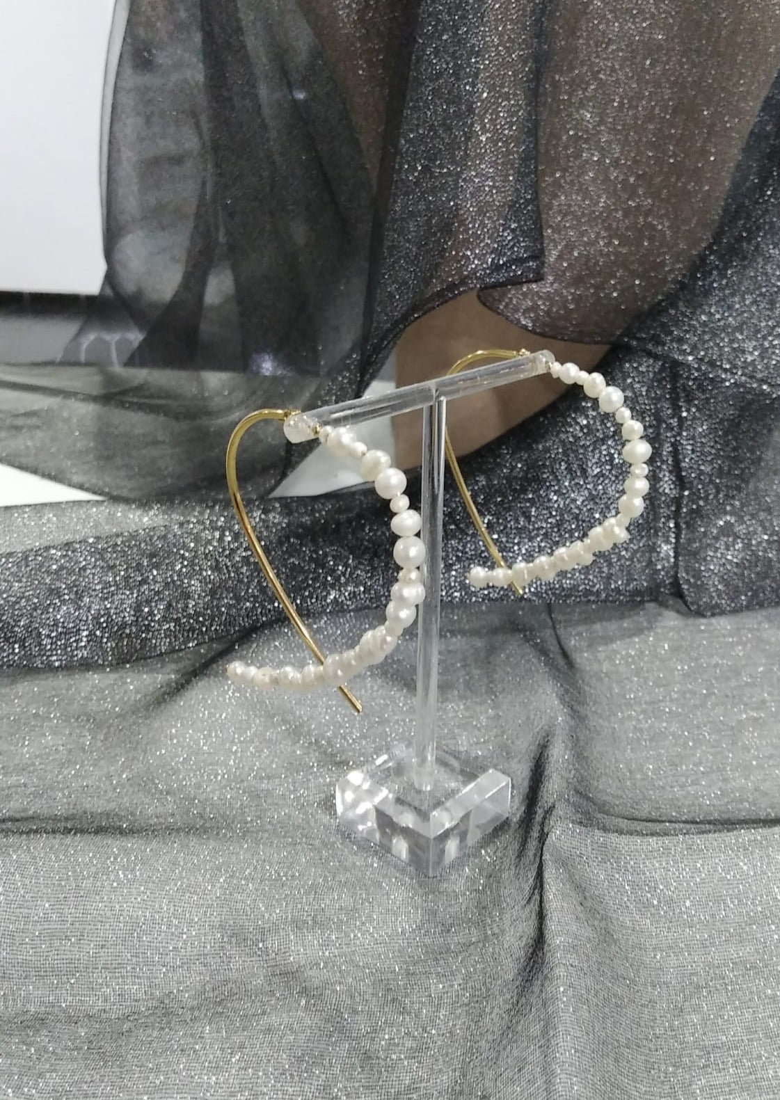 Pendientes acero con perlas.