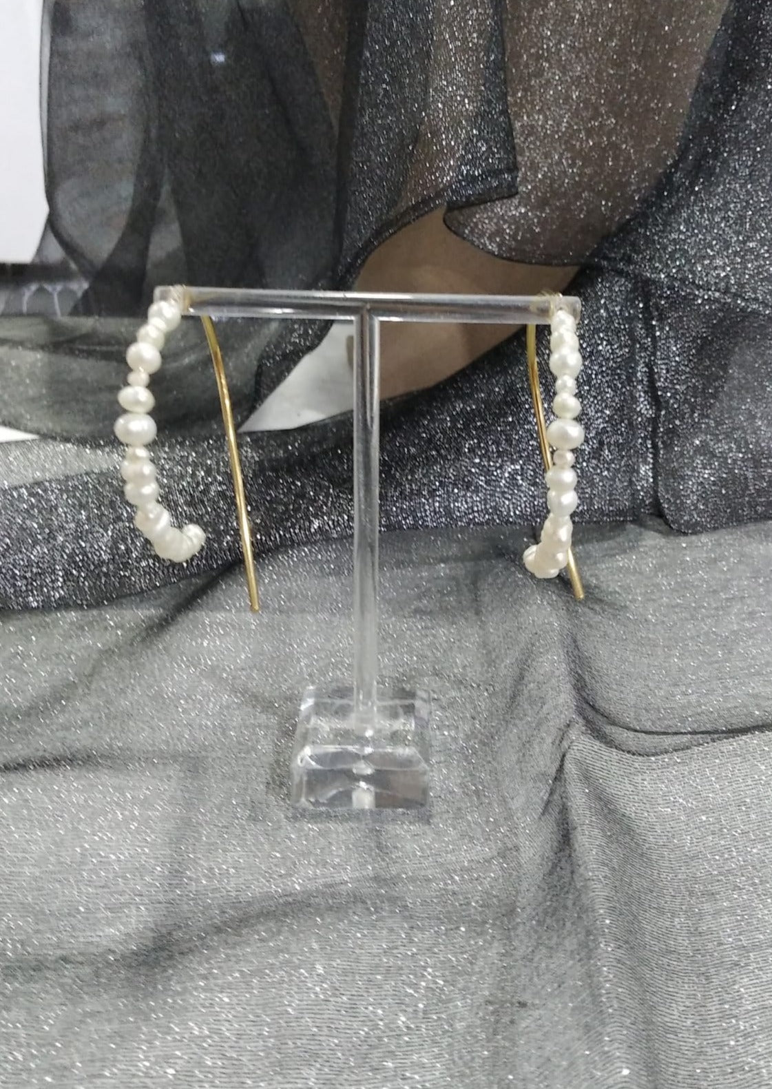 Pendientes acero con perlas.