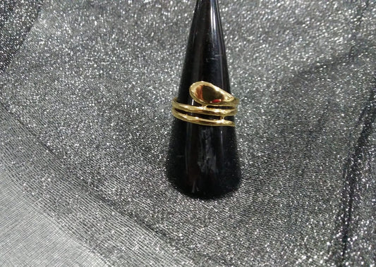 Anillos de acero oro espiral.