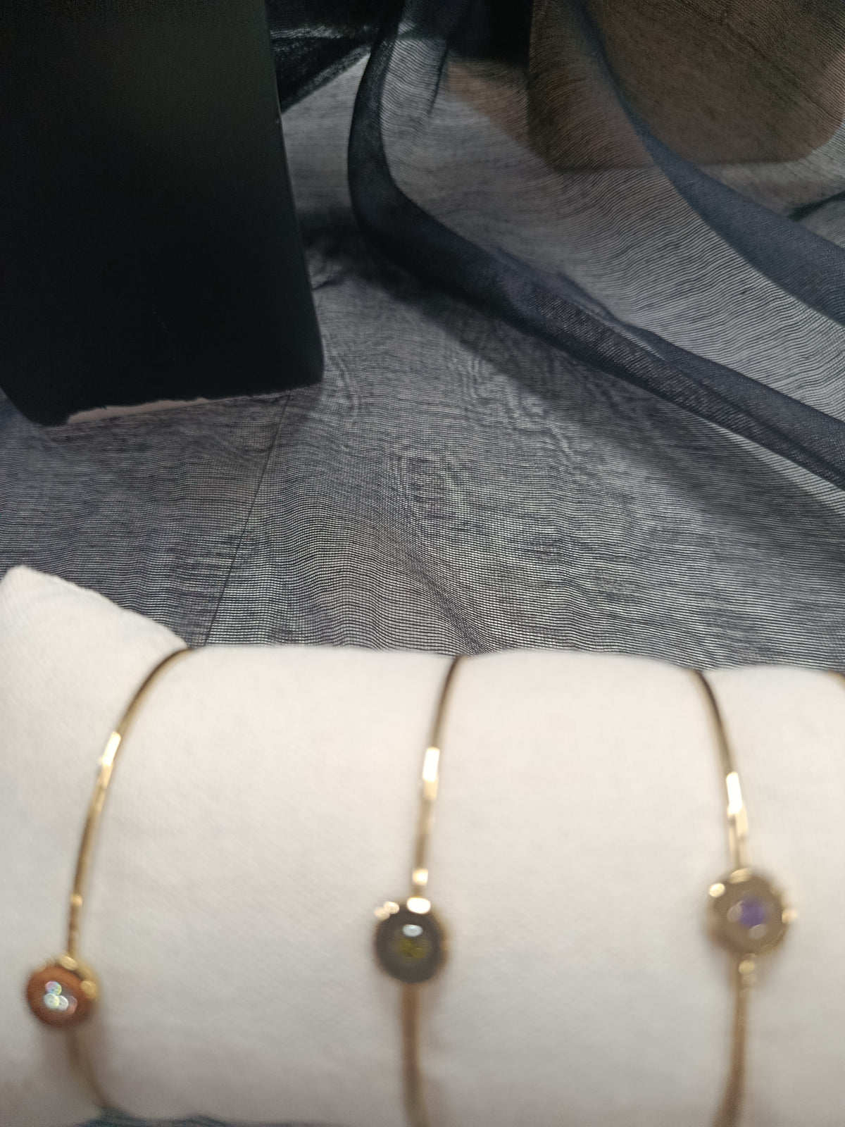 Pulsera rígida acero, círculo con cristal en color, transparente, azul, verde y morado, Moments