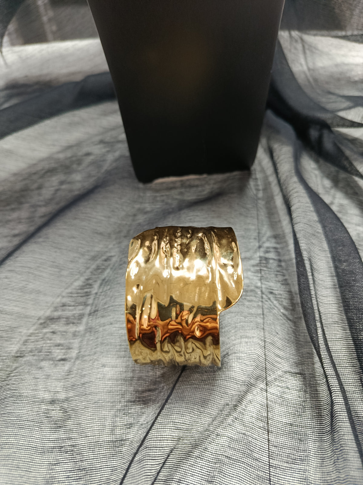 Brazalete acero dorado, abierto y rígido, Moments