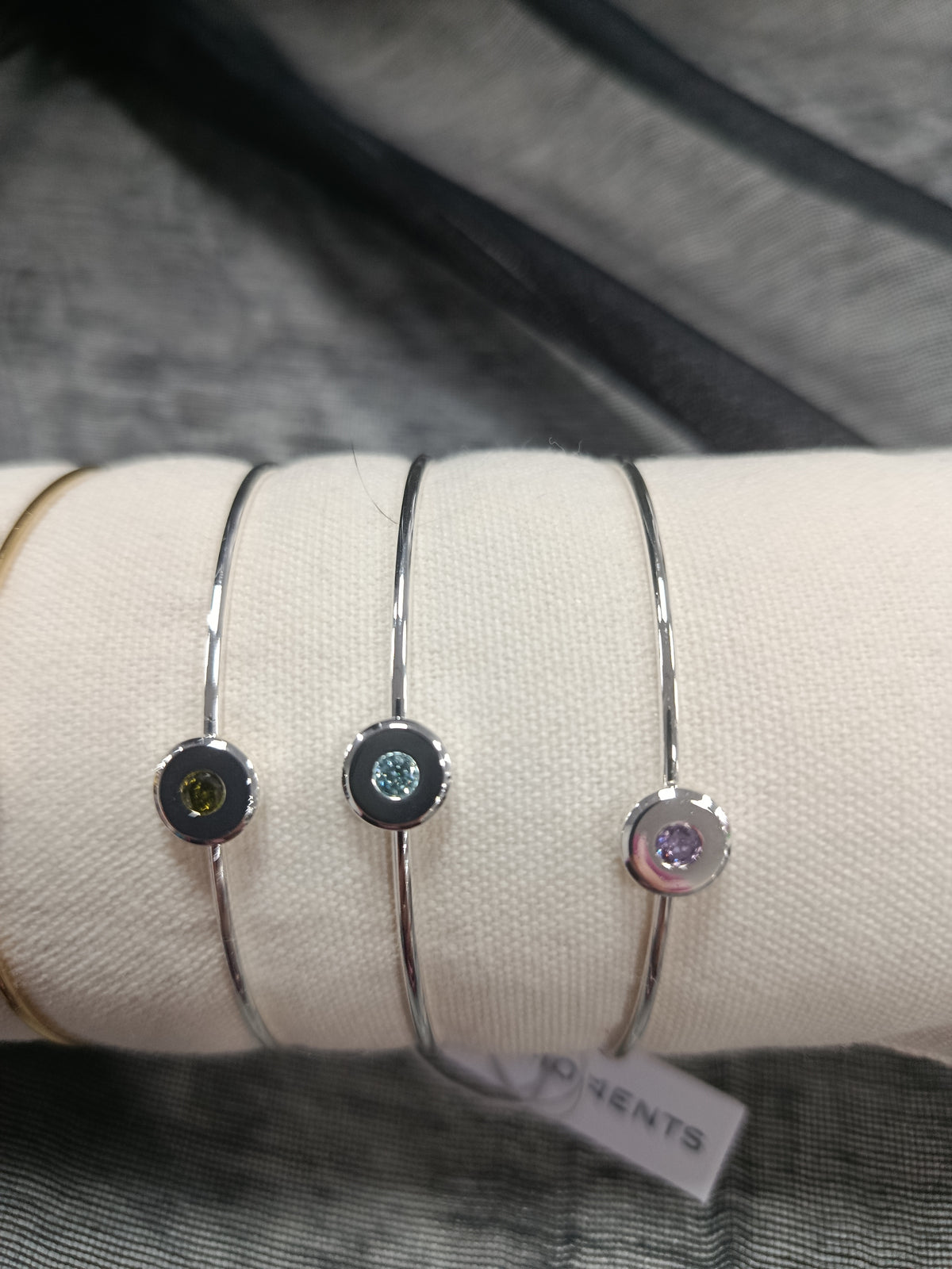 Pulsera rígida acero, círculo con cristal en color, transparente, azul, verde y morado, Moments