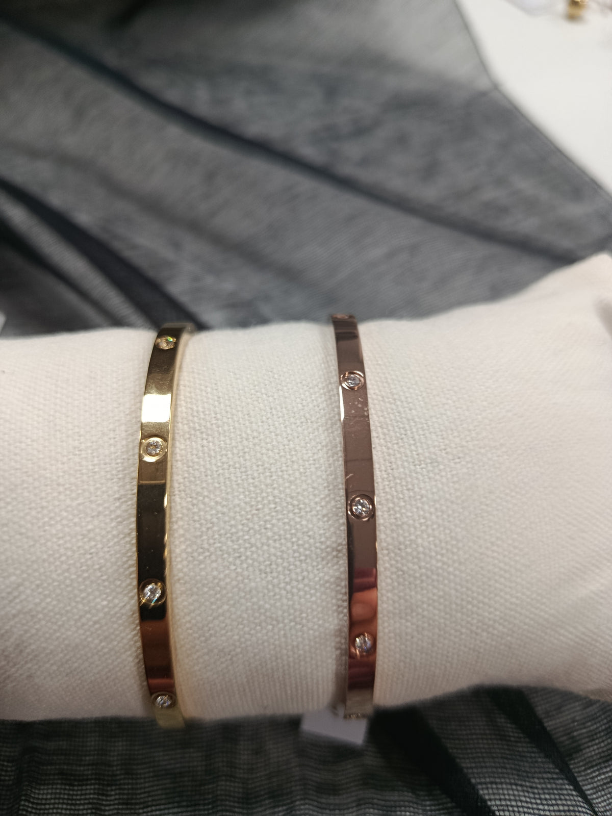 Pulsera, brazalete, rígido cerrado, dorado, plateado y dorado rosa con cristal, Moments
