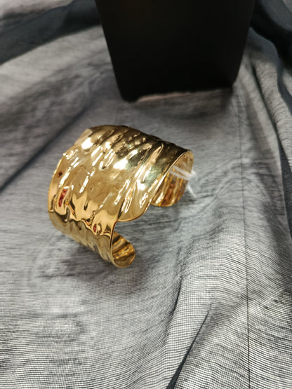 Brazalete acero dorado, abierto y rígido, Moments