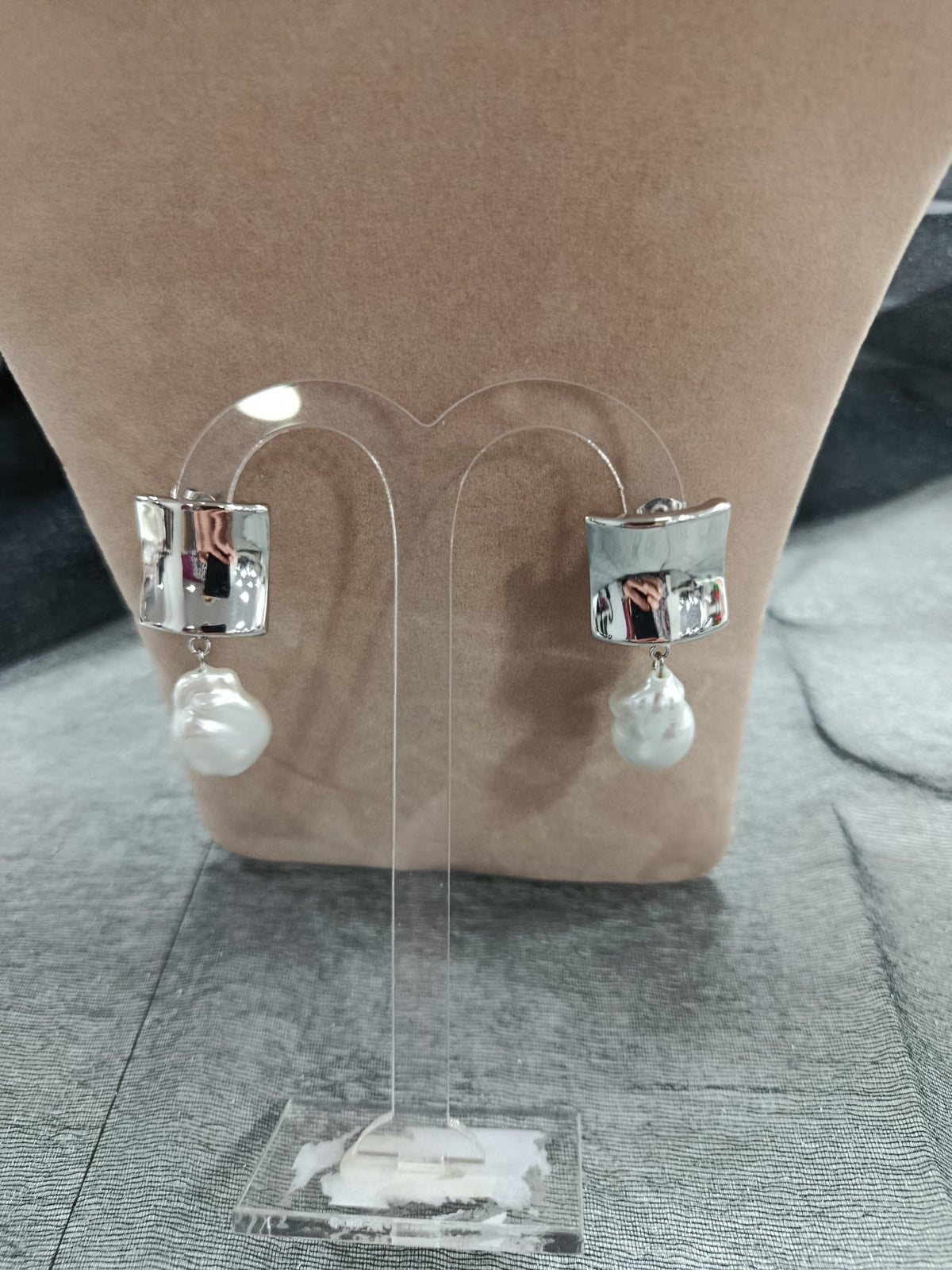 Pendientes acero plateado con perlas, Moments