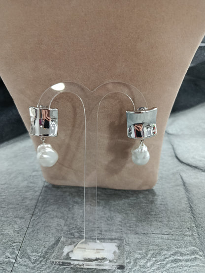 Pendientes acero plateado con perlas, Moments