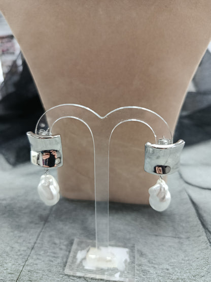 Pendientes acero plateado con perlas, Moments